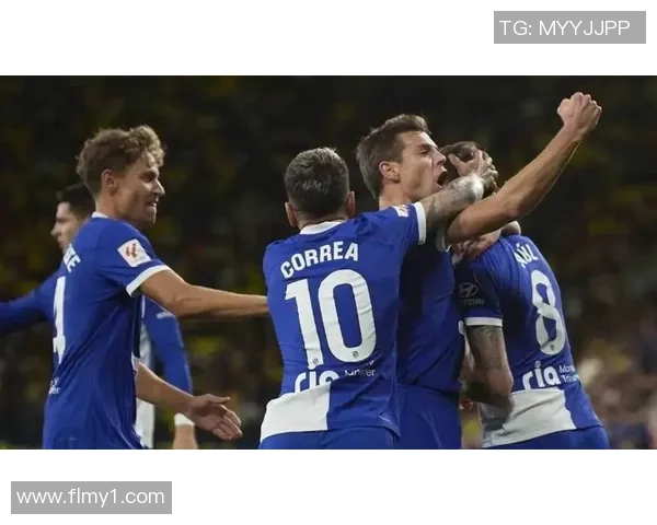 国际米兰与里昂激战正酣双方争夺胜利的精彩瞬间回顾