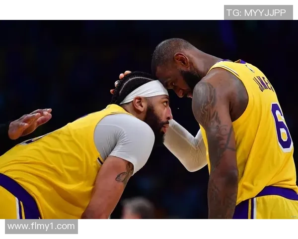 篮网与湖人全场激战回顾球星对决精彩瞬间尽在其中