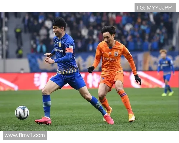 广州足球队在杯赛积分榜上以100分稳居首位展现强劲实力 广州足球队在杯赛积分榜上以100分稳居首位展现强劲实力