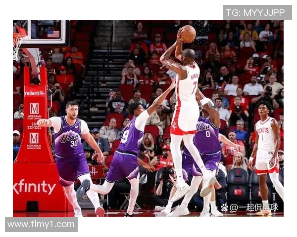 火箭队与雷霆队激战正酣10月29日NBA精彩对决不容错过 火箭队与雷霆队激战正酣10月29日NBA精彩对决不容错过